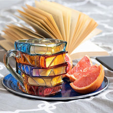 Lade das Bild in den Galerie-Viewer, Handgemachte 3D Leseglück-Tasse - das Original