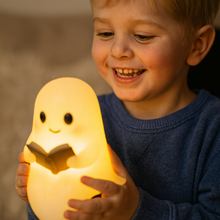 Carica l'immagine nel visualizzatore di Gallery, NachtGeist - Un piccolo fantasma che dona calore e luce
